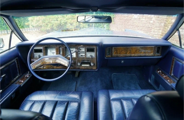Редкий Lincoln Continental Mark V Givenchy Edition 1979 года