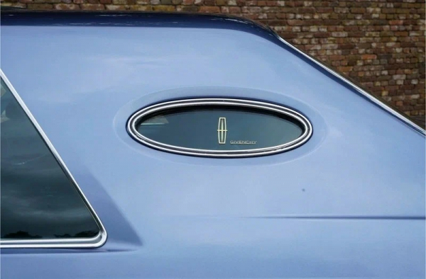 Редкий Lincoln Continental Mark V Givenchy Edition 1979 года