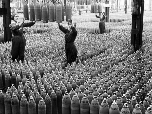 Коляска-противогаз, зимний сочинский солярий и другие редкие исторические фотографии, которые вас удивят