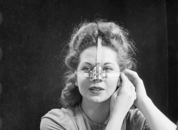 Коляска-противогаз, зимний сочинский солярий и другие редкие исторические фотографии, которые вас удивят