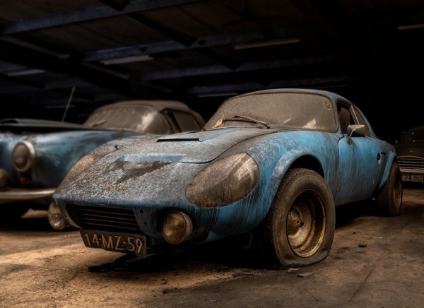 Коллекция из 230 классических автомобилей Recluse выставлена на аукцион после находки в сарае (30 фото)
