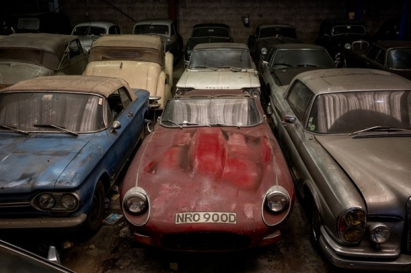 Коллекция из 230 классических автомобилей Recluse выставлена на аукцион после находки в сарае (30 фото)