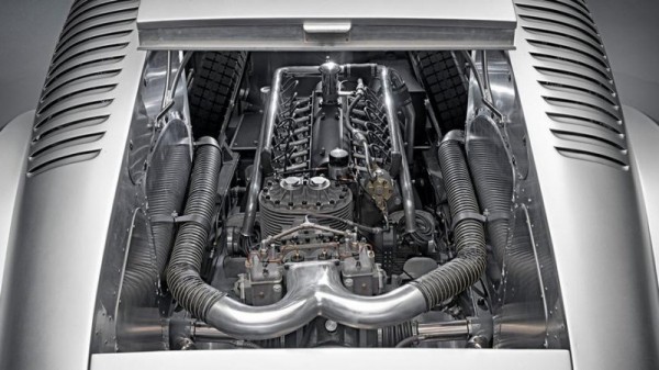 Audi возродила суперкар из 1930-х, которого никогда не было