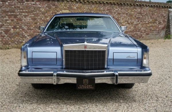 Редкий Lincoln Continental Mark V Givenchy Edition 1979 года