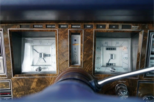 Редкий Lincoln Continental Mark V Givenchy Edition 1979 года