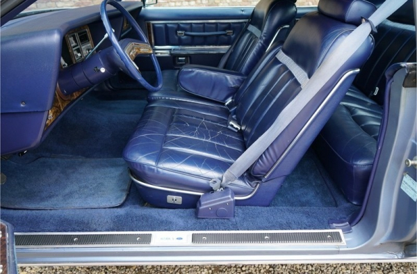 Редкий Lincoln Continental Mark V Givenchy Edition 1979 года